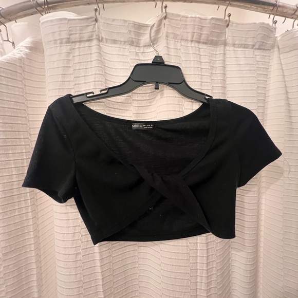 Shein Black Cropped Top - Picture 1 of 1